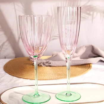 Ретро-кубок Градиентного цвета Розовая цветочная чашка из бессвинцового стекла для шампанского, бокалы для вина в скандинавском стиле, легкие Роскошные прозрачные средневековые чашки с лепестками